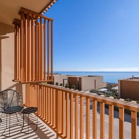 Resort Coast Palasë