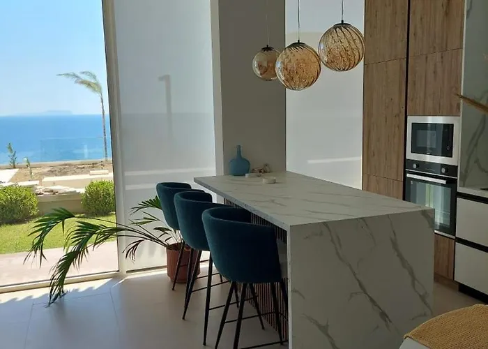 Resort Coast Palasë