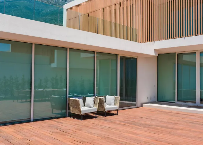 Coast Resort *